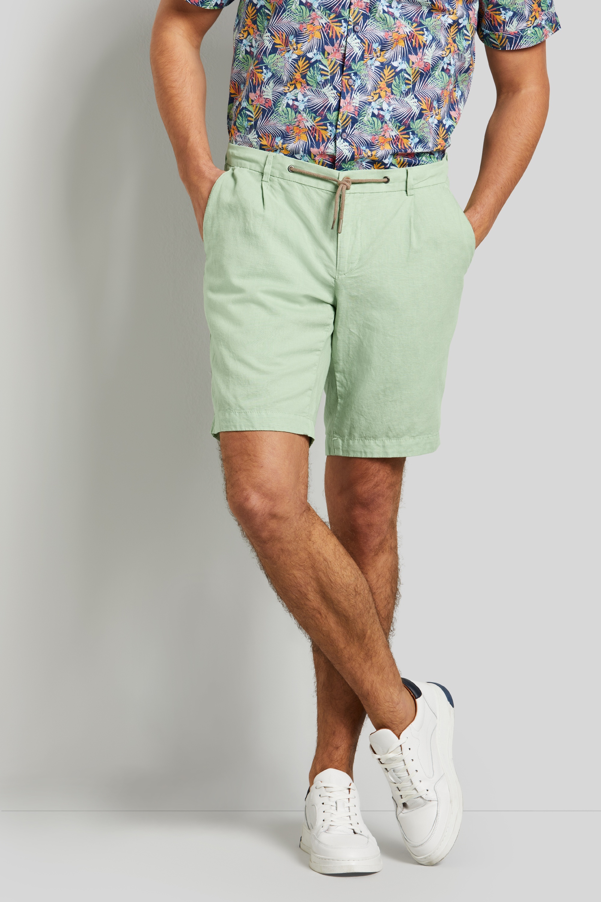 Bermuda-Shorts in sportlicher Optik in mint