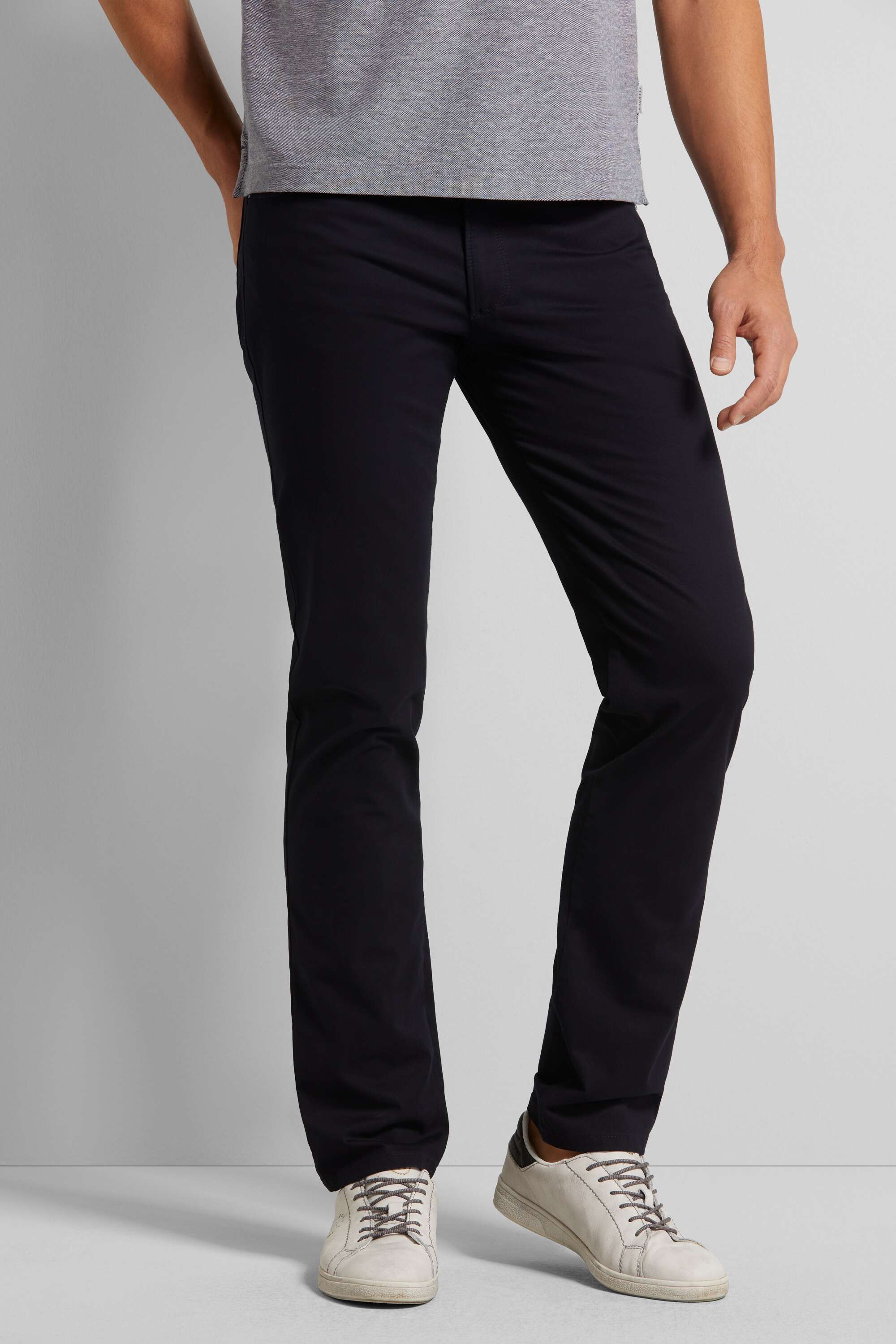 Five-Pocket mit Constant Colour Stretch in marine