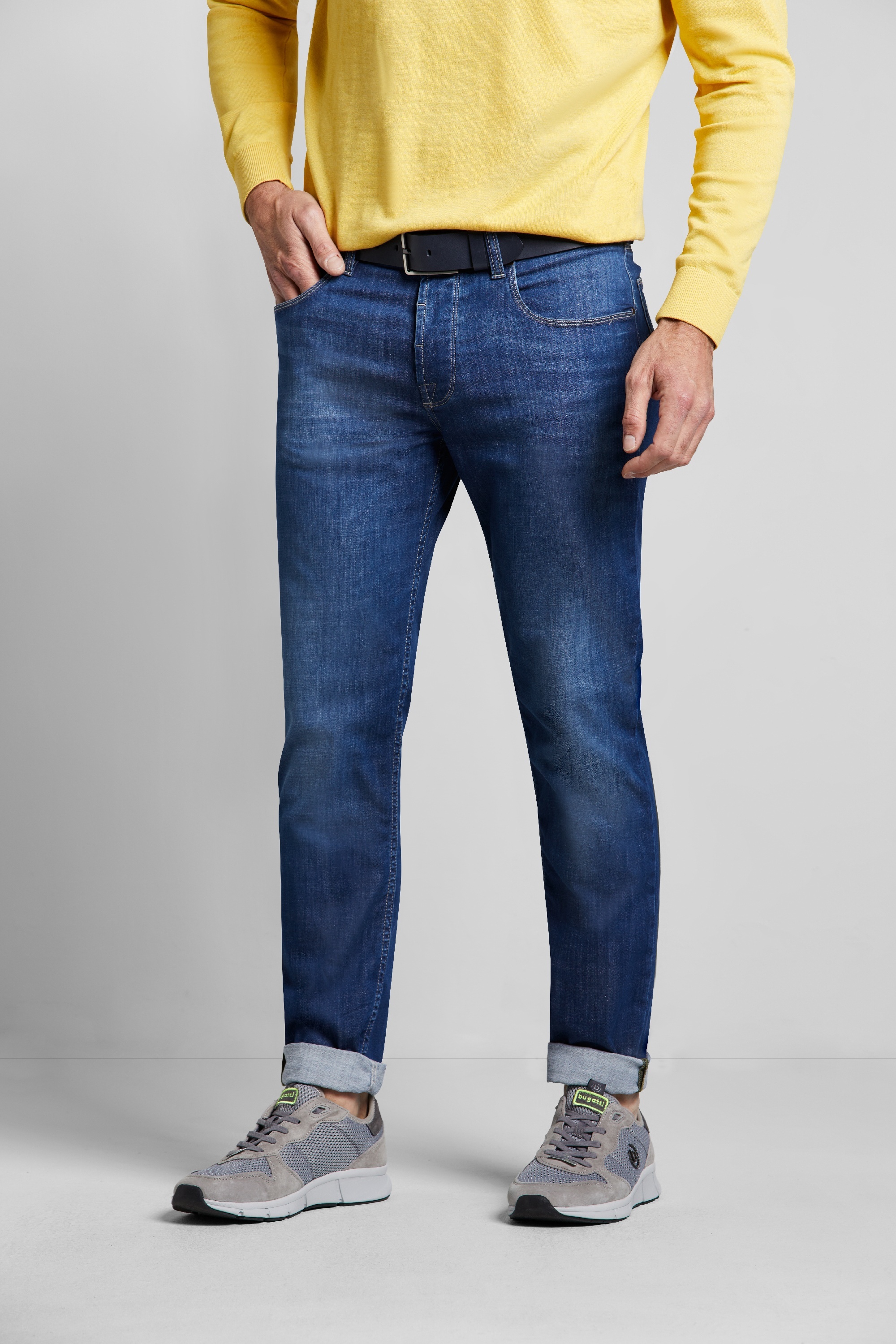 Jeans mit Used-Waschung in blau