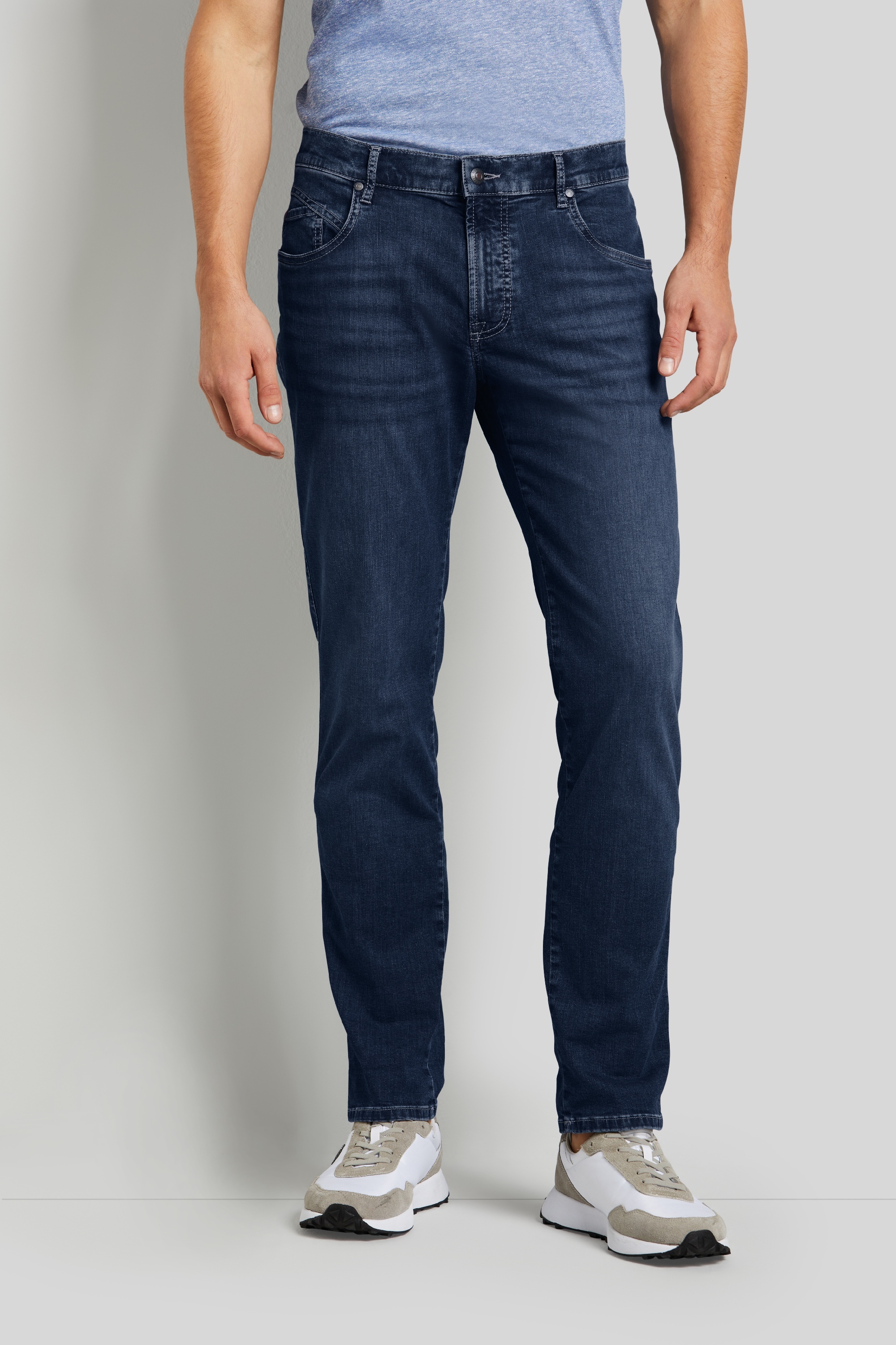 Jeans mit Used-Waschung in blaugrau