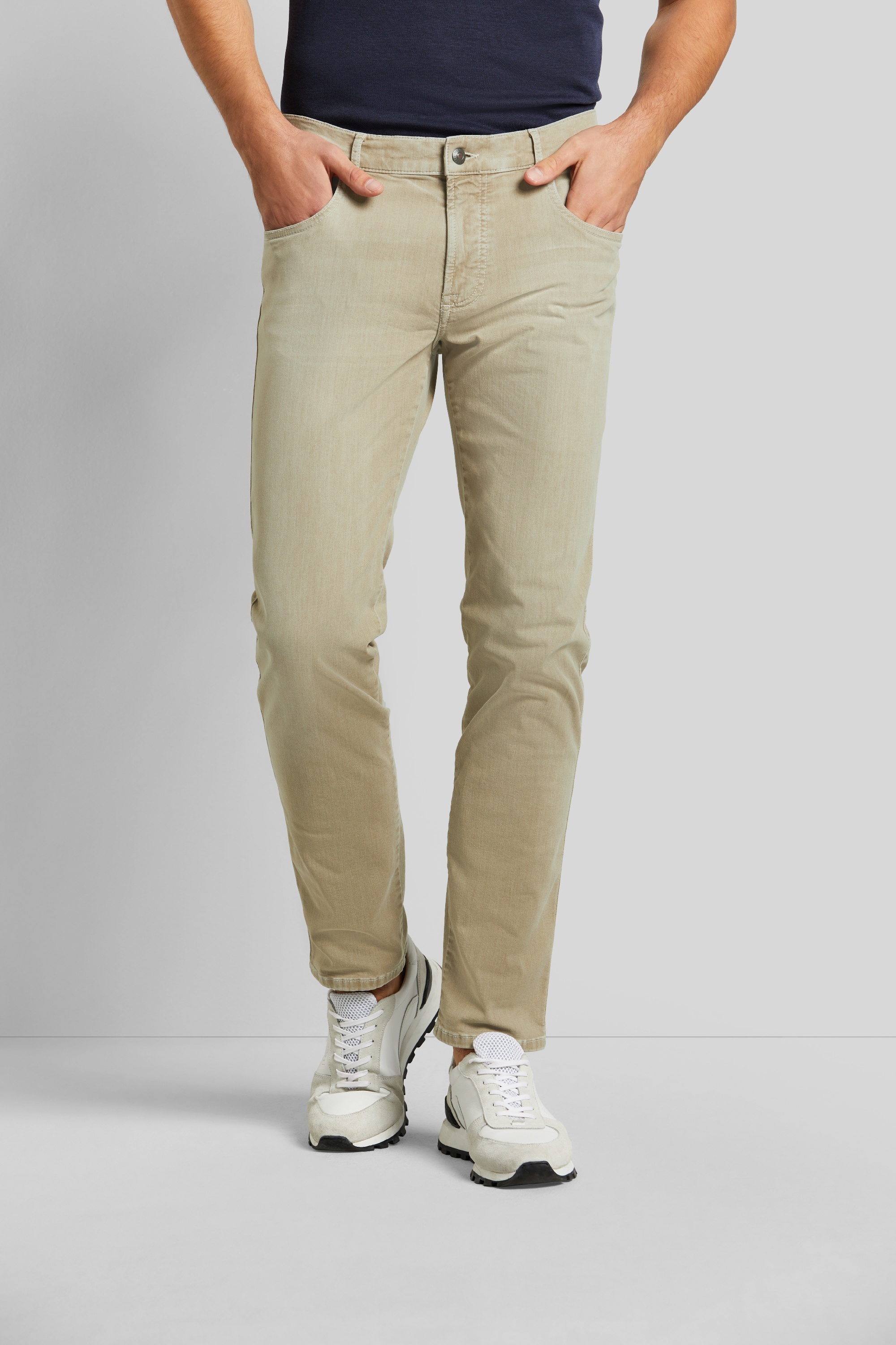 Jeans mit Used-Waschung in beige