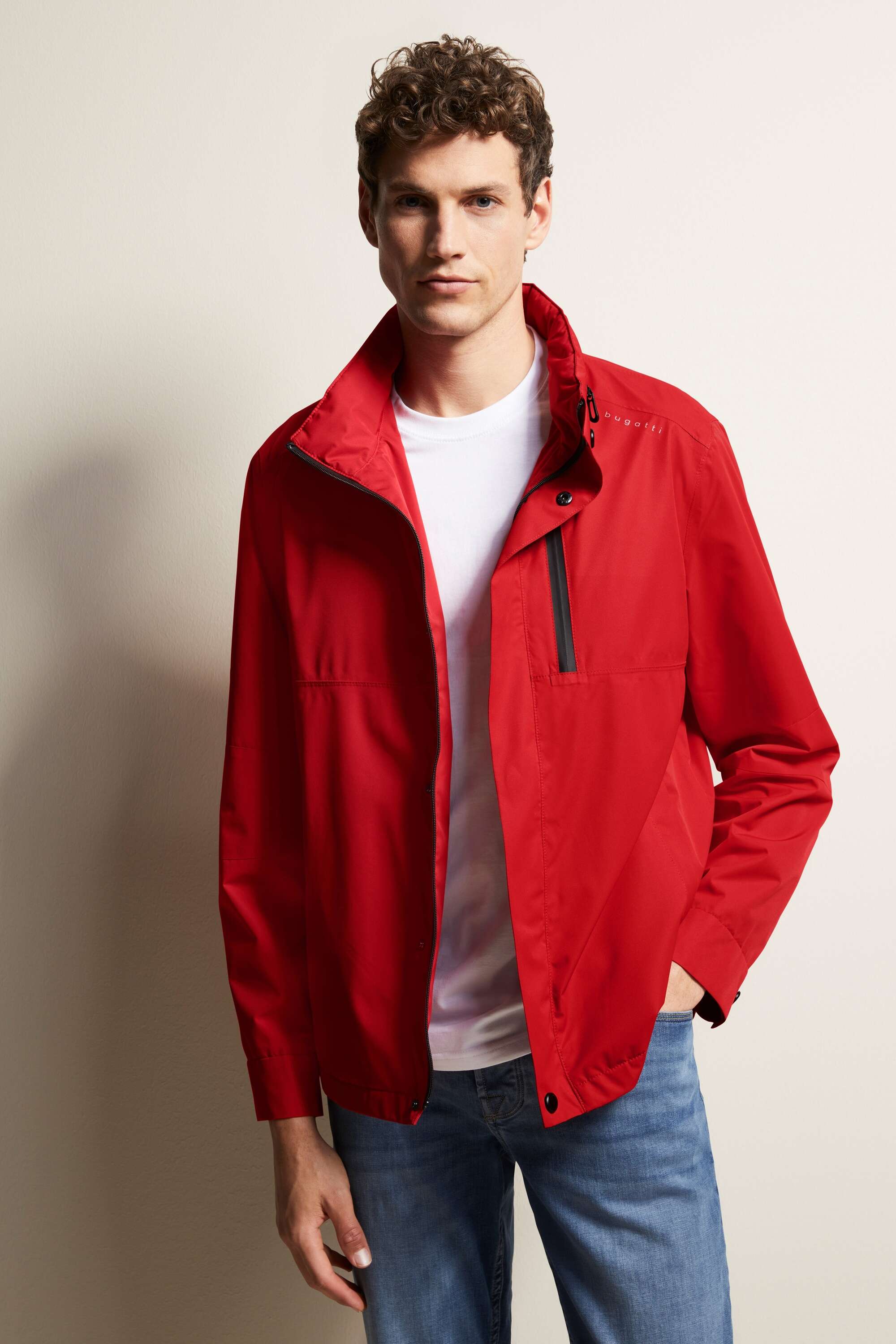 Jacke mit wasserabweisender Funktion in rot