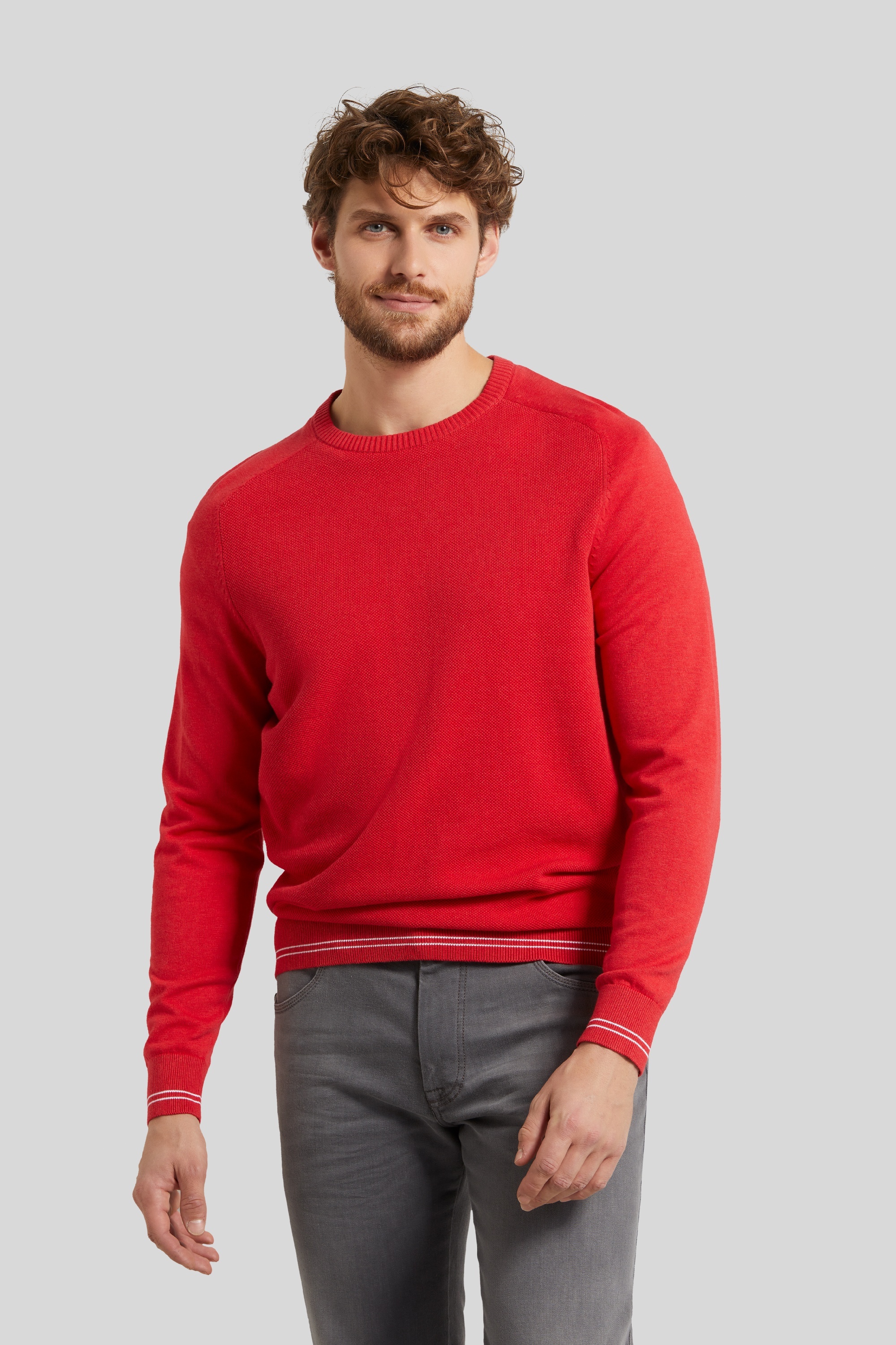 Crew-neck jumper in a rice grain look in red | bugatti