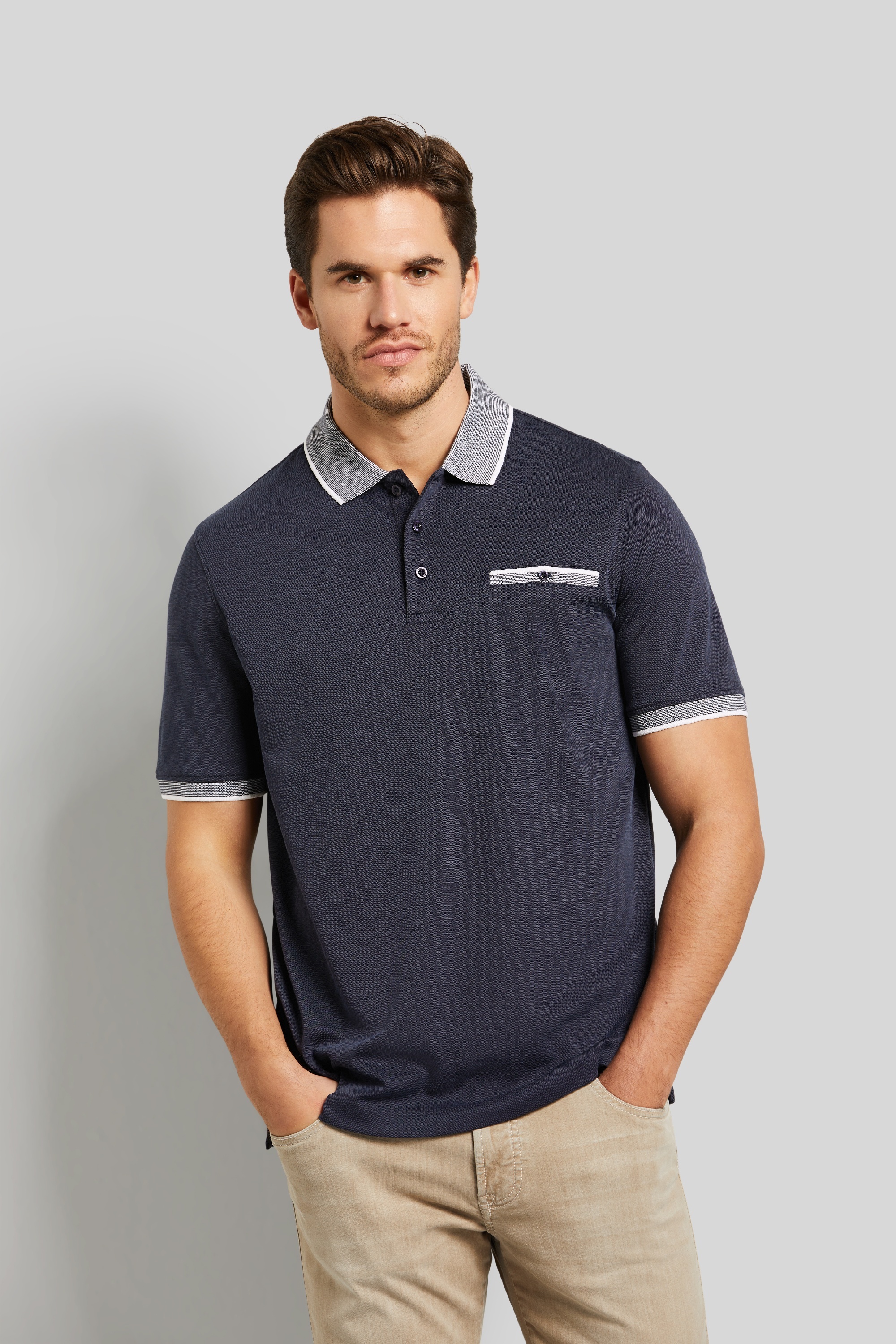 Polo shirt with contrast-coloured details in navy | bugatti