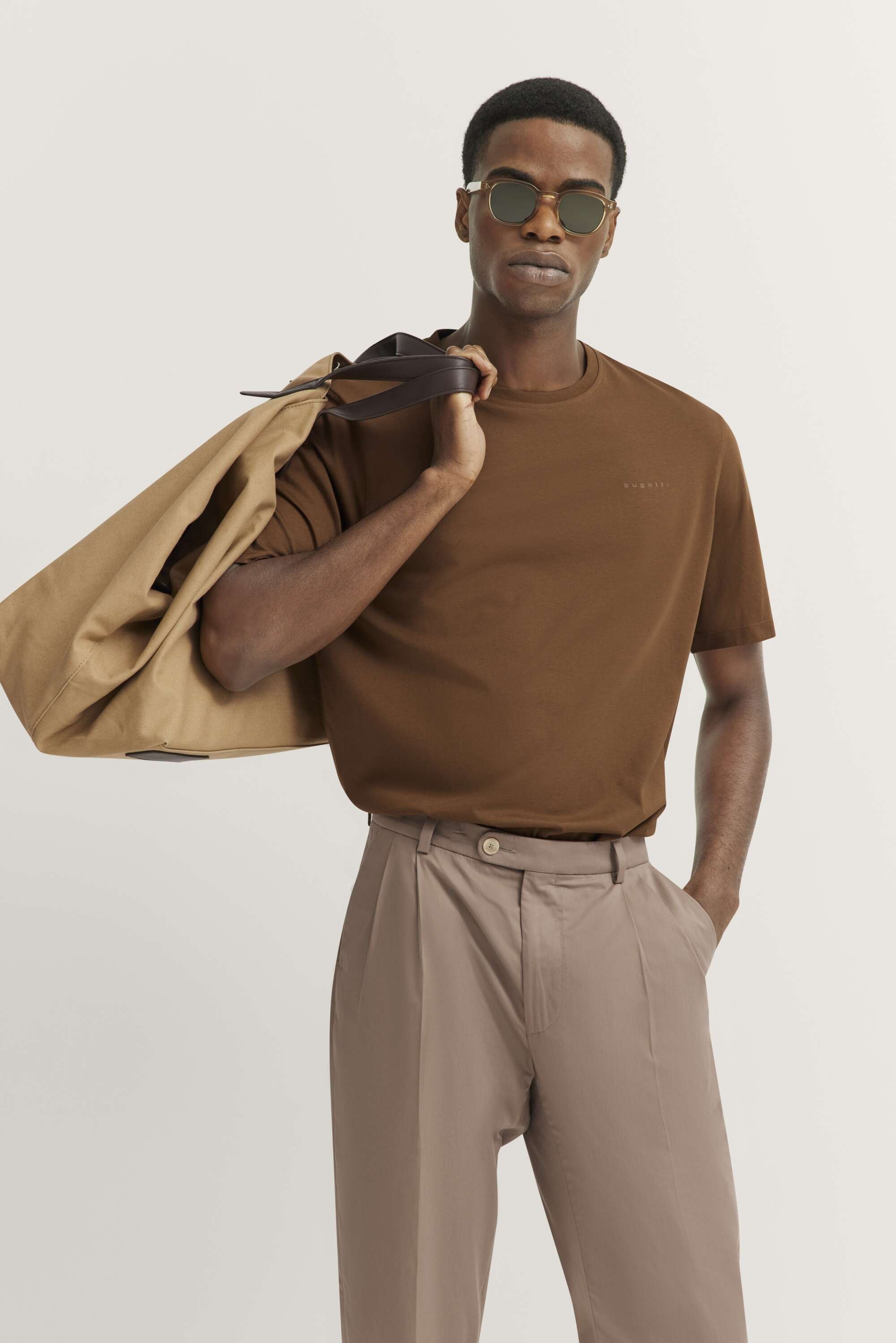 T-Shirt mit  Print in cognac