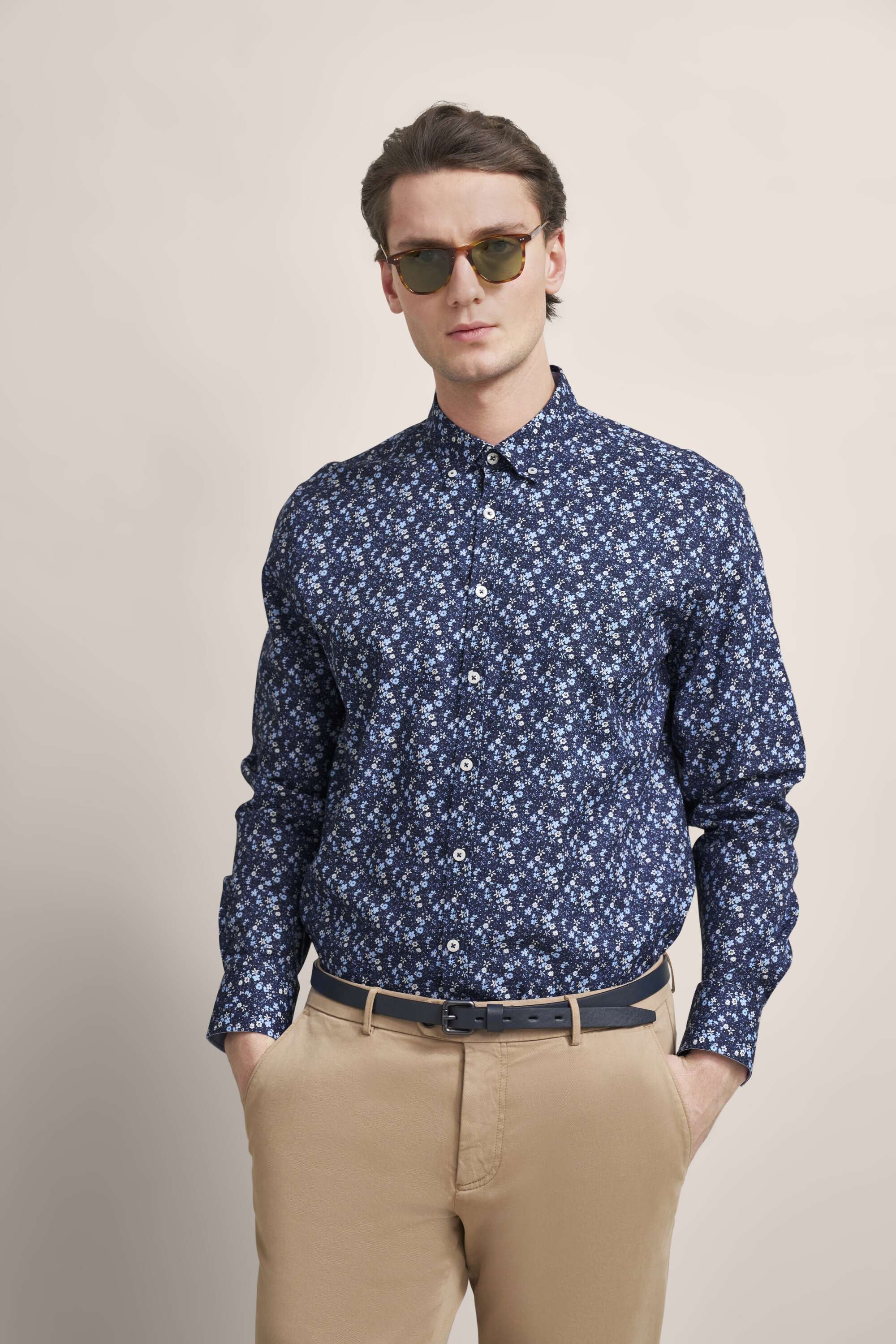 Oxfordhemd mit floralem Print in marine