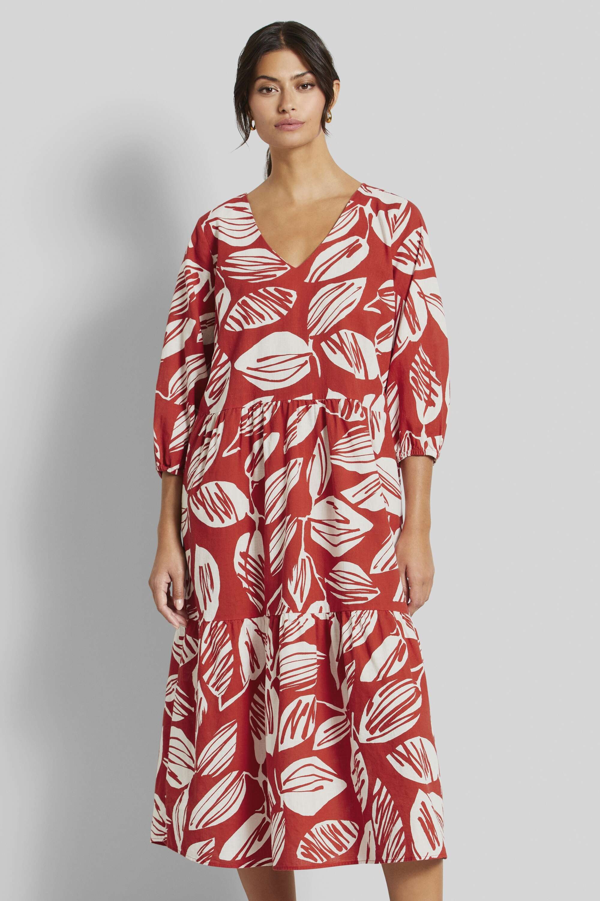 Sommerkleid mit Volants in rot