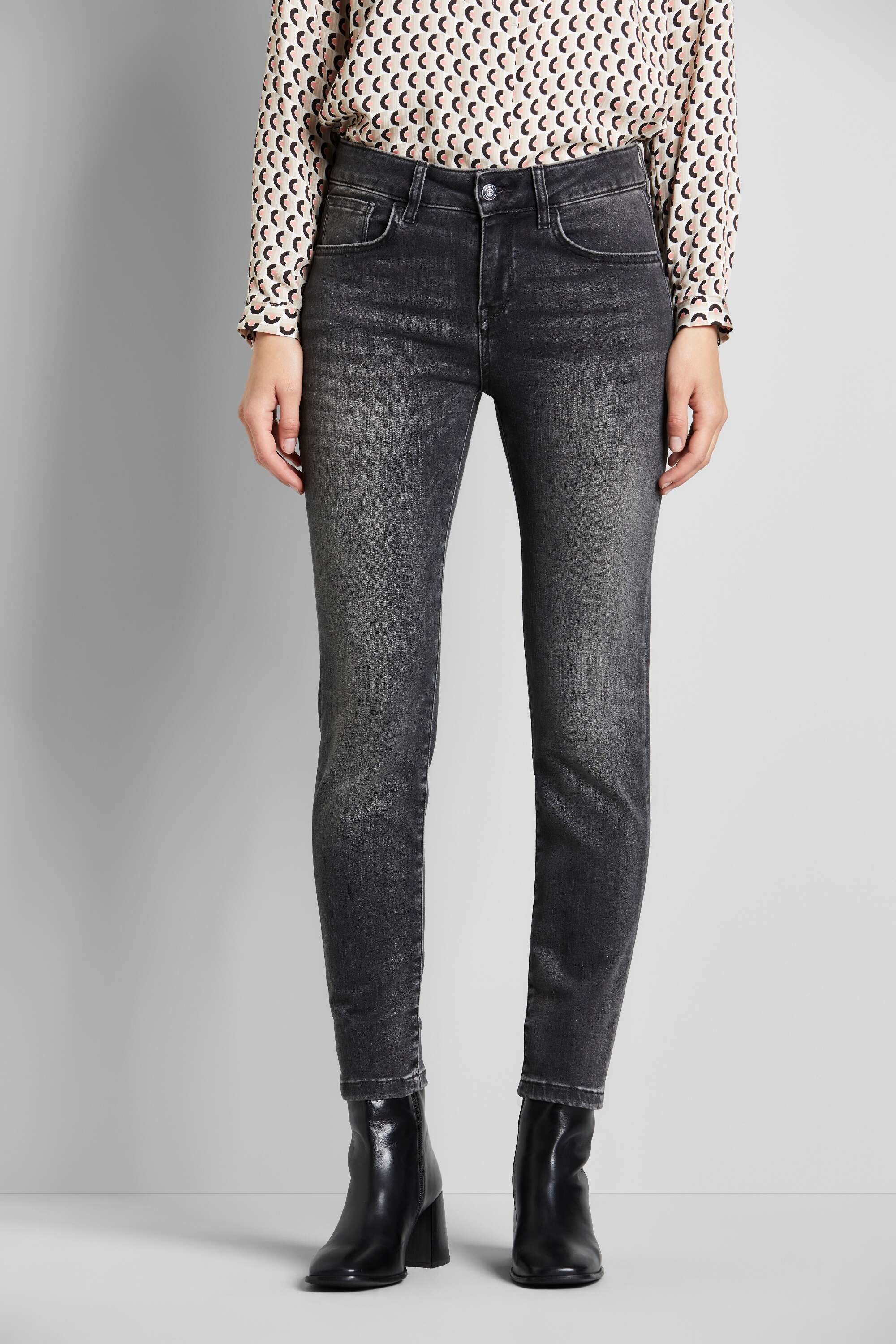 5-Pocket-Jeans mit normalem Bein in dunkelgrau