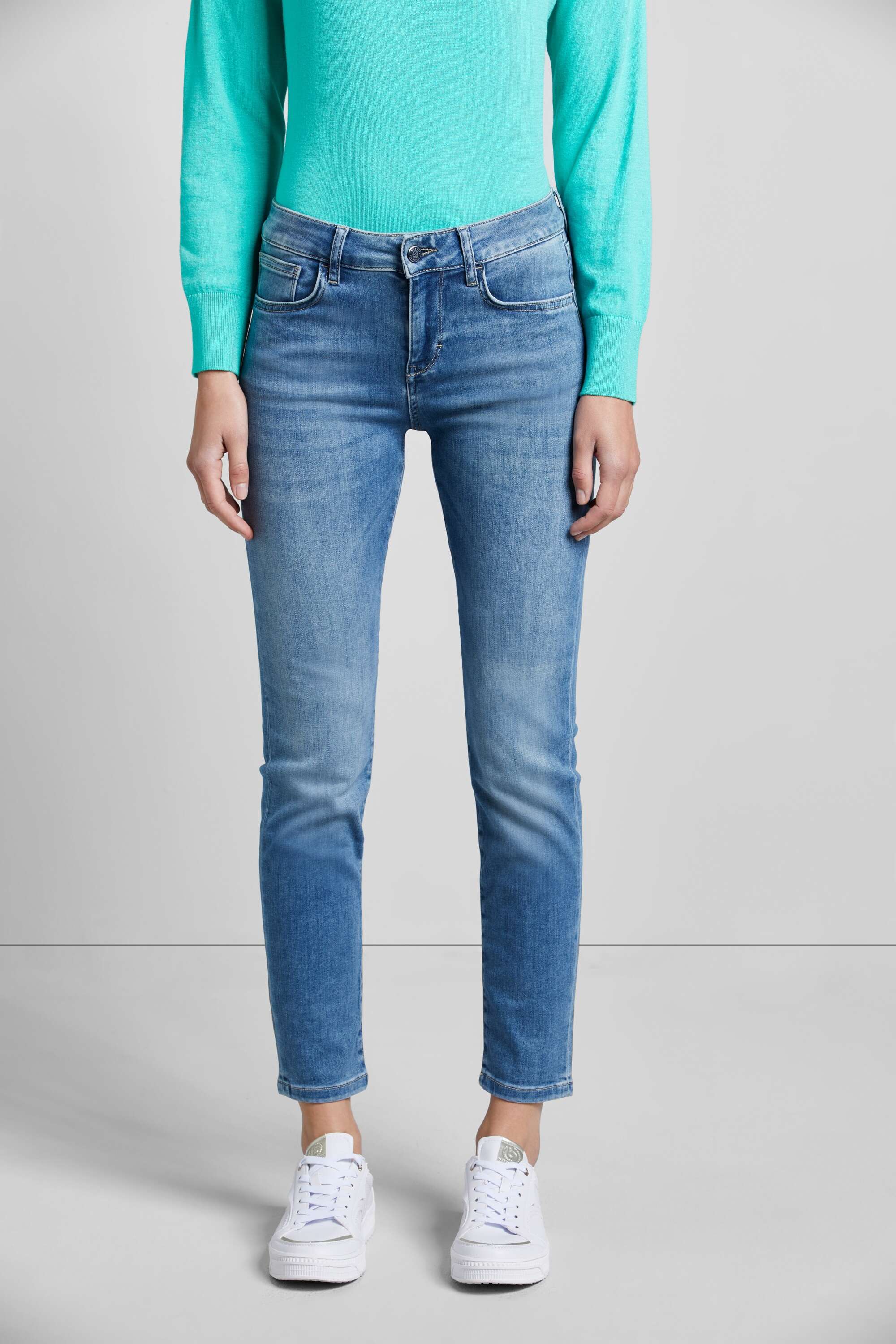 5-Pocket-Jeans mit normalen Bein in hellblau