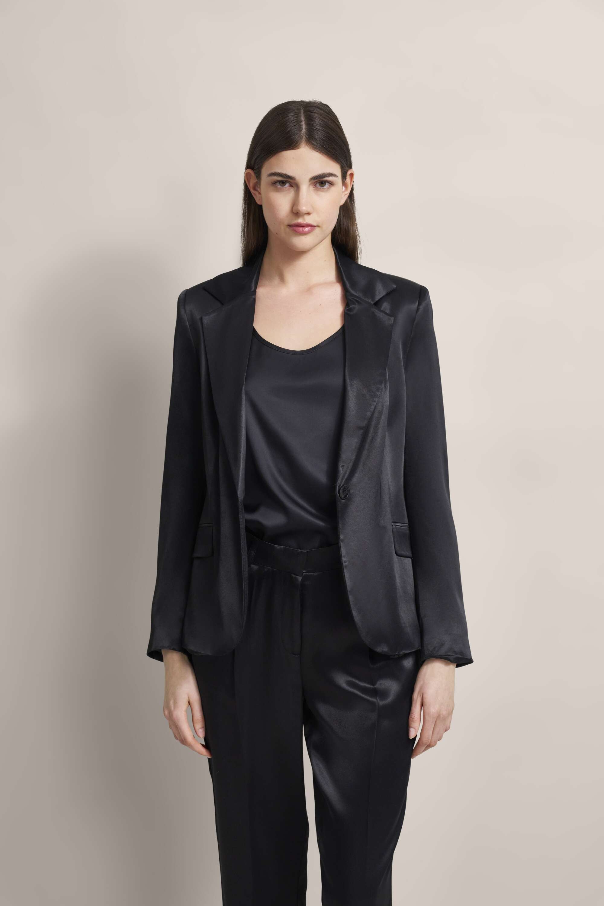 Blazer aus Satin in schwarz