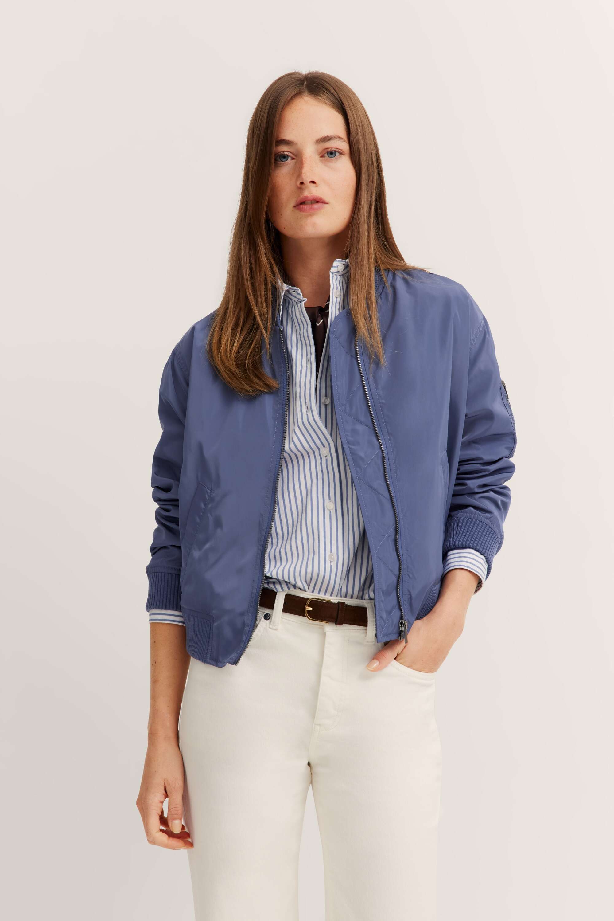 Blouson mit kleinem Kragen in blaugrau