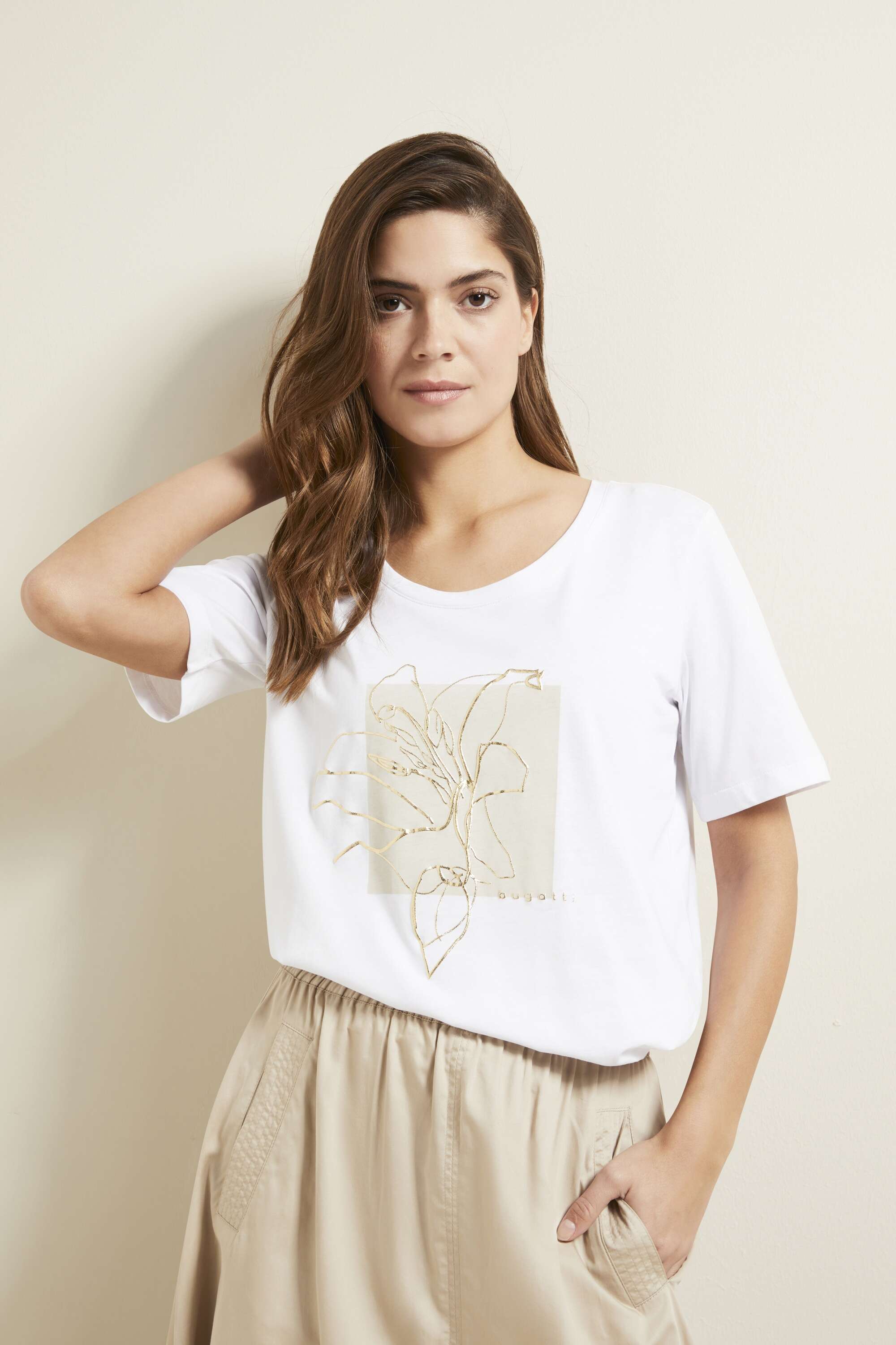 T-Shirt mit floralem Print in weiß