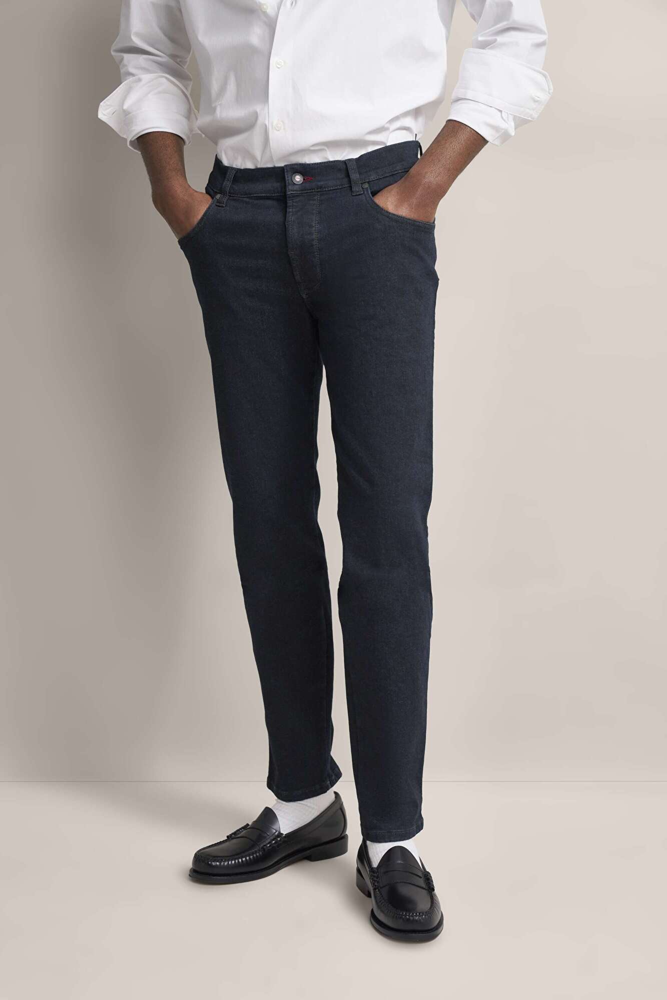 Jeans besonders bequem in marine - Ansicht: Model Front