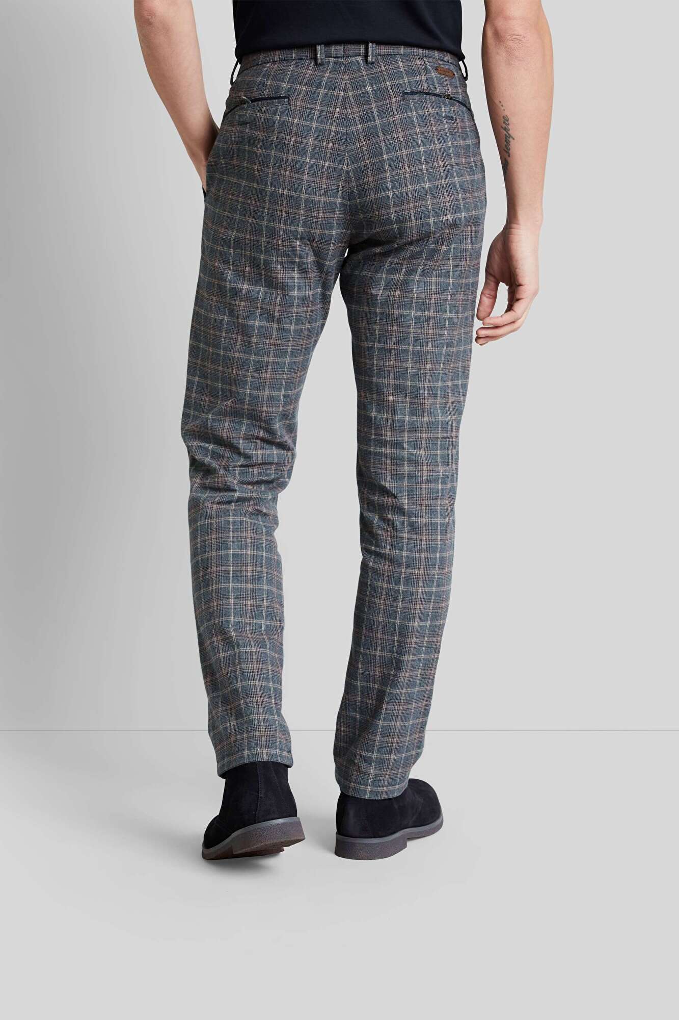 Chinos Featuring a classic chequer pattern in blue - View: Model back