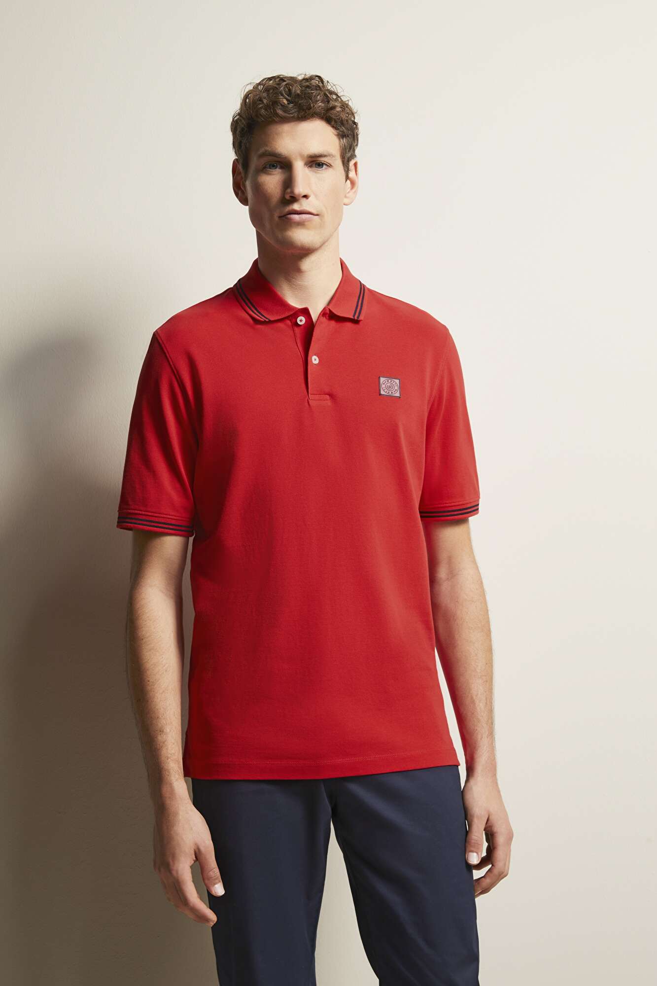 Polo shirt with contrasting stripes in red - View: Model front