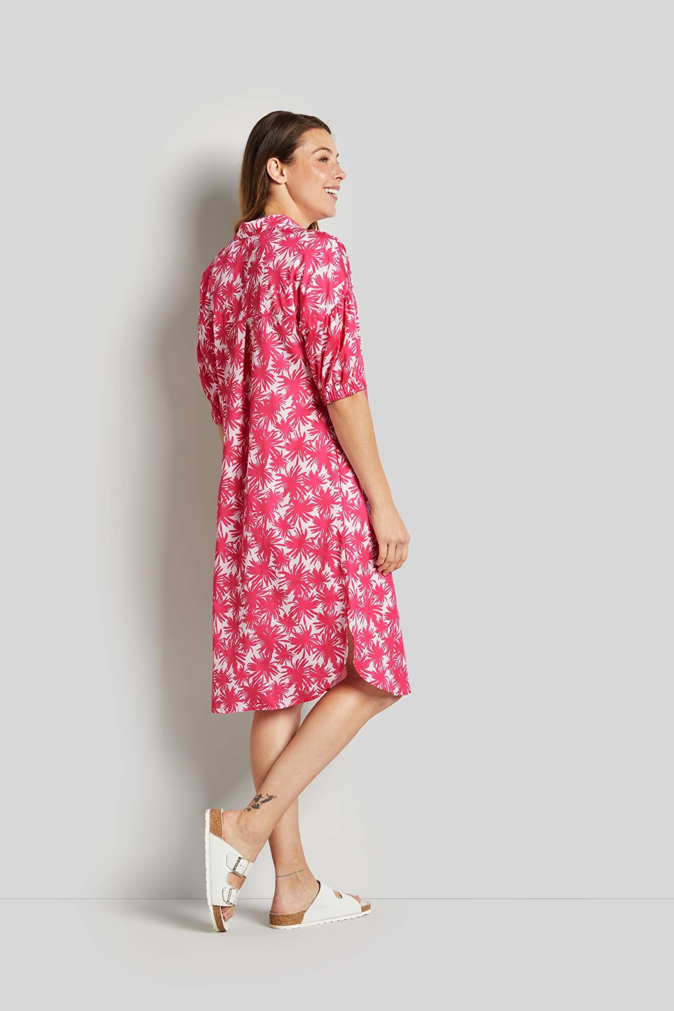 Sommerkleid mit Seitenschlitzen in pink | bugatti