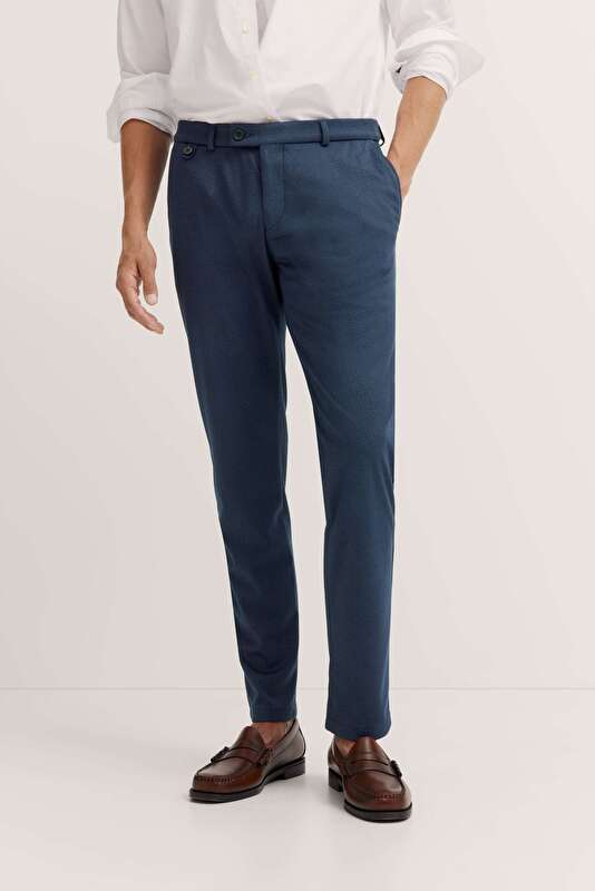 Chino mit Stretch in marine - Ansicht: Model Front